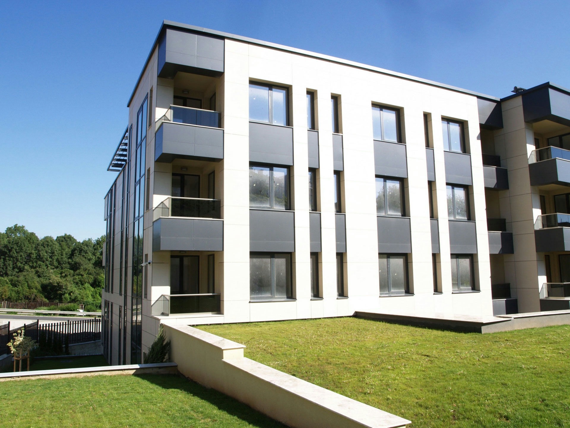 Нов жилищен комплекс разположен на отлична локация в полите на планина Витоша в Бояна