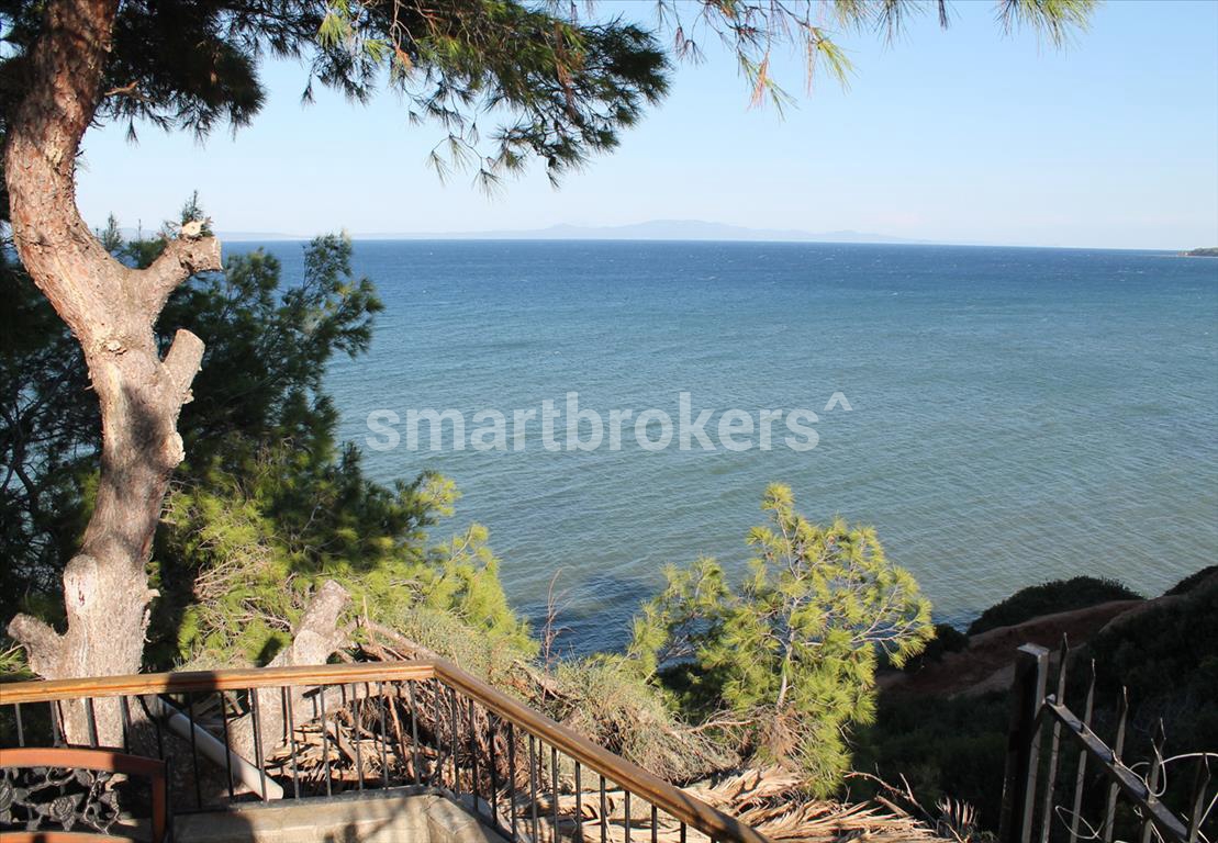 A lovely two bedroom house with great views on the coast of Kassandara - Halkidiki